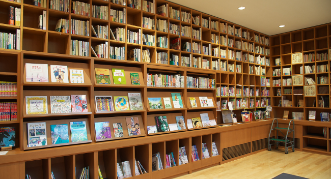 どんぐりカードの配布